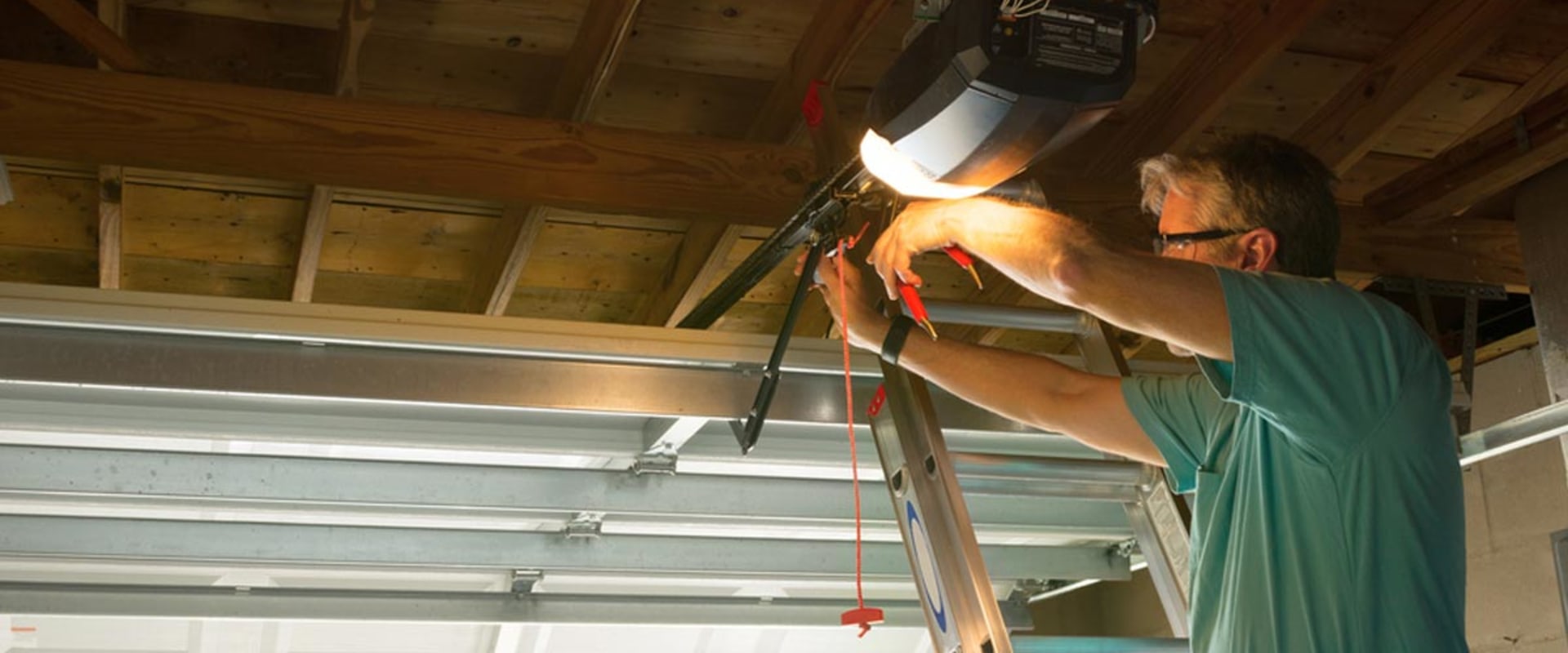 The Ultimate Guide to Understanding and Managing Garage Door Repair Costs